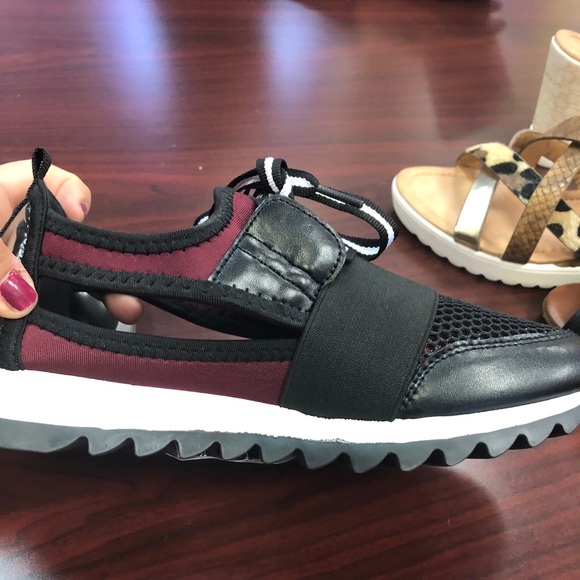 Trendy Burgundy Black side slit sneakers - Picture 6 of 7